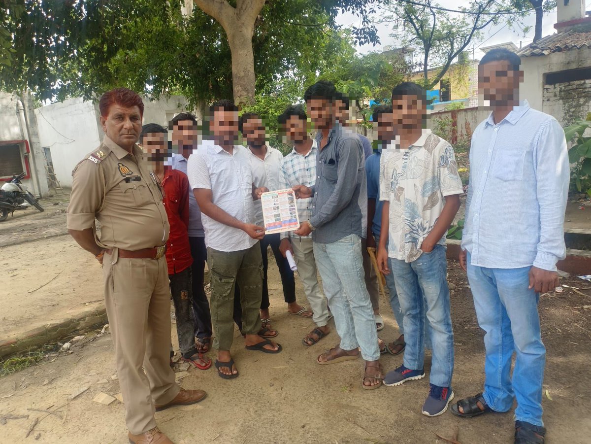 Moradabad TrafficPol (@uptpmoradabad) on Twitter photo рдорд┐рд╢рди рд░реЛрдб рд╕реЗрдлреНрдЯреА рдЕрднрд┐рдпрд╛рди рдХреЗ рддрд╣рдд рдпрд╛рддрд╛oрдиреЛрдбрд▓ рдЕрдзрд┐рдХрд╛рд░реА рдерд╛рдирд╛ рдбрд┐рд▓рд╛рд░реА рджреНрд╡рд╛рд░рд╛ рдЖрдо-рдЬрдирдорд╛рдирд╕ рдПрд╡рдВ рджреЛ/рддреАрди/рдЪрд╛рд░ рдкрд╣рд┐рдпрд╛ рд╡рд╛рд╣рди рдЪрд╛рд▓рдХреЛ рдХреЛ рдкрд▓реНрдкрд▓реЗрдЯ рд╡рд┐рддрд░рд┐рдд рдХрд░ рдпрд╛рддрд╛o рдирд┐рдпрдореЛ рдХреЗ рдкрд╛рд▓рди рд╣реЗрддреБ рд╕рдбрд╝рдХ рд╕реБрд░рдХреНрд╖рд╛ рдХреА рд╢рдкрде рджрд┐рд▓рд╛рдИ рдЧрдпреАредрдХрдВрдЯреНрд░реЛрд▓ рд░реВрдо,рдореБрд░рд╛рджрд╛рдмрд╛рдж-9258109438
<a href="/uptrafficpolice/">UP Traffic Police</a> <a href="/adgzonebareilly/">ADG Zone Bareilly</a> <a href="/digmoradabad/">DIG Range Moradabad</a> <a href="/DMMoradabad/">DM Moradabad</a> рдорд┐рд╢рди рд░реЛрдб рд╕реЗрдлреНрдЯреА рдЕрднрд┐рдпрд╛рди рдХреЗ рддрд╣рдд рдпрд╛рддрд╛oрдиреЛрдбрд▓ рдЕрдзрд┐рдХрд╛рд░реА рдерд╛рдирд╛ рдбрд┐рд▓рд╛рд░реА рджреНрд╡рд╛рд░рд╛ рдЖрдо-рдЬрдирдорд╛рдирд╕ рдПрд╡рдВ рджреЛ/рддреАрди/рдЪрд╛рд░ рдкрд╣рд┐рдпрд╛ рд╡рд╛рд╣рди рдЪрд╛рд▓рдХреЛ рдХреЛ рдкрд▓реНрдкрд▓реЗрдЯ рд╡рд┐рддрд░рд┐рдд рдХрд░ рдпрд╛рддрд╛o рдирд┐рдпрдореЛ рдХреЗ рдкрд╛рд▓рди рд╣реЗрддреБ рд╕рдбрд╝рдХ рд╕реБрд░рдХреНрд╖рд╛ рдХреА рд╢рдкрде рджрд┐рд▓рд╛рдИ рдЧрдпреАредрдХрдВрдЯреНрд░реЛрд▓ рд░реВрдо,рдореБрд░рд╛рджрд╛рдмрд╛рдж-9258109438
<a href="/uptrafficpolice/">UP Traffic Police</a> <a href="/adgzonebareilly/">ADG Zone Bareilly</a> <a href="/digmoradabad/">DIG Range Moradabad</a> <a href="/DMMoradabad/">DM Moradabad</a>