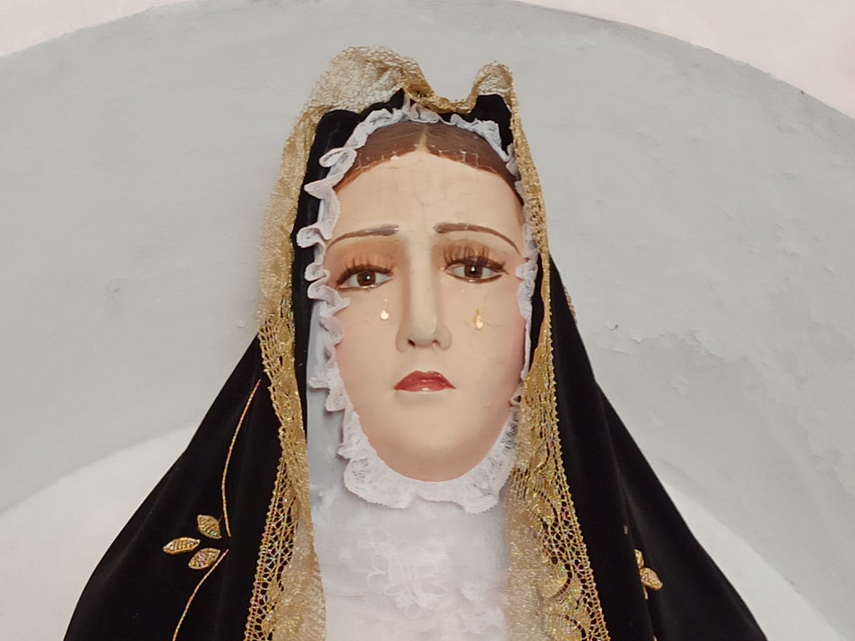 Desde la Ermita de Santiuste. España

Virgen de la Soledad
En tus manos ponemos nuestros problemas, necesidades, nuestras familias y al mundo entero para conversión y haya Paz de DIOS.