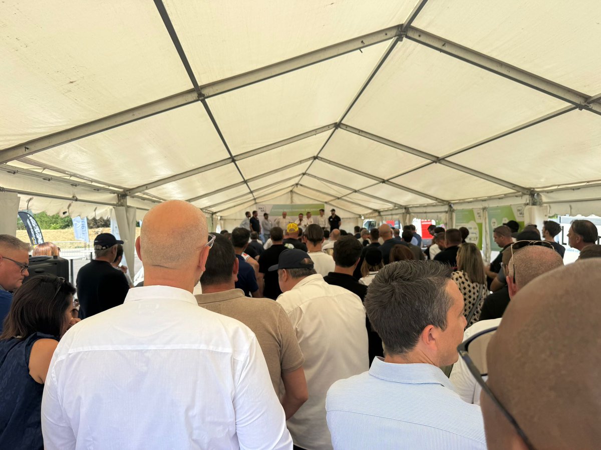 🚛Nous sommes fiers d’être présents aujourd’hui à l’inauguration de la station 𝗥𝗡𝟳 𝗡𝗥𝗝 à Andancette, un projet important pour notre territoire, à proximité de nos locaux dans la Drôme, sur la mythique 𝗥𝗡𝟳.

👉 Il s'agit d'un 𝗖𝗡’𝗚𝗥𝗘𝗘𝗡®

#MobilitéDécarbonée #BioGNV