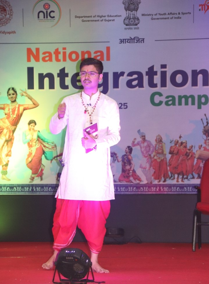 Samiksha Bhosle (@bhoslesami36249) on Twitter photo 10.06.25 राष्ट्रीय एकता शहर गुजरात विद्यापीठ में मुख्य अतिथि डॉ कमल कुमार कर जी उपस्थित रहे, मोनो एक्टिंग में छ. ग. से अभय शुक्ला ने भाग लिया। <a href="/YASMinistry/">YAS Ministry</a> <a href="/_NSSIndia/">NSS India</a> <a href="/mansukhmandviya/">Dr Mansukh Mandaviya</a> <a href="/NSSRDBhopal/">NSS Regional Dte. MP & CG</a> <a href="/khadseraksha/">Raksha Khadse</a> <a href="/NSSRDAhmedabad/">NSSRDAhmedabad</a> <a href="/Abvvbilaspurcg/">Atal Bihari Vajpayee Vishwavidyalaya, Bilaspur</a> 10.06.25 राष्ट्रीय एकता शहर गुजरात विद्यापीठ में मुख्य अतिथि डॉ कमल कुमार कर जी उपस्थित रहे, मोनो एक्टिंग में छ. ग. से अभय शुक्ला ने भाग लिया। <a href="/YASMinistry/">YAS Ministry</a> <a href="/_NSSIndia/">NSS India</a> <a href="/mansukhmandviya/">Dr Mansukh Mandaviya</a> <a href="/NSSRDBhopal/">NSS Regional Dte. MP & CG</a> <a href="/khadseraksha/">Raksha Khadse</a> <a href="/NSSRDAhmedabad/">NSSRDAhmedabad</a> <a href="/Abvvbilaspurcg/">Atal Bihari Vajpayee Vishwavidyalaya, Bilaspur</a>