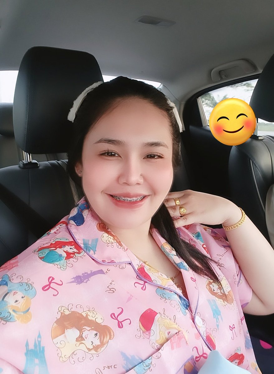 อย่าพึ่งว่าเราไม่สวยให้เราอาบน้ำแต่งตัวก่อนนะ😊😊😊😊😊 
#แหลมมฉบัง #อ่าวอุดม #เครือสหพัตน์ #สาวอวบ #ชลบุรีศรีราชา