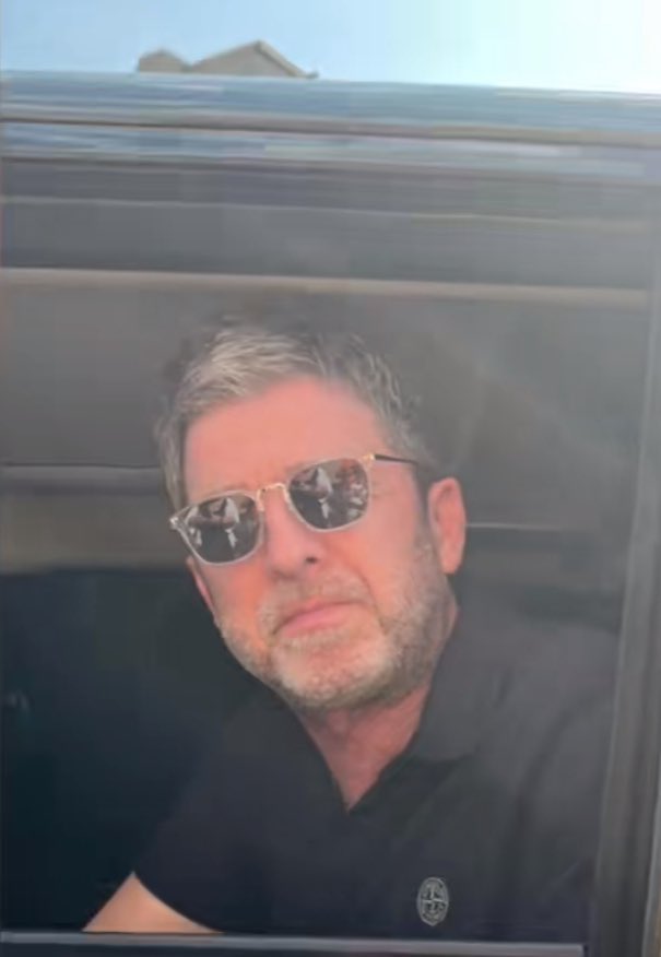 Noel Gallagher in London yesterday 

📸 rugratssisters