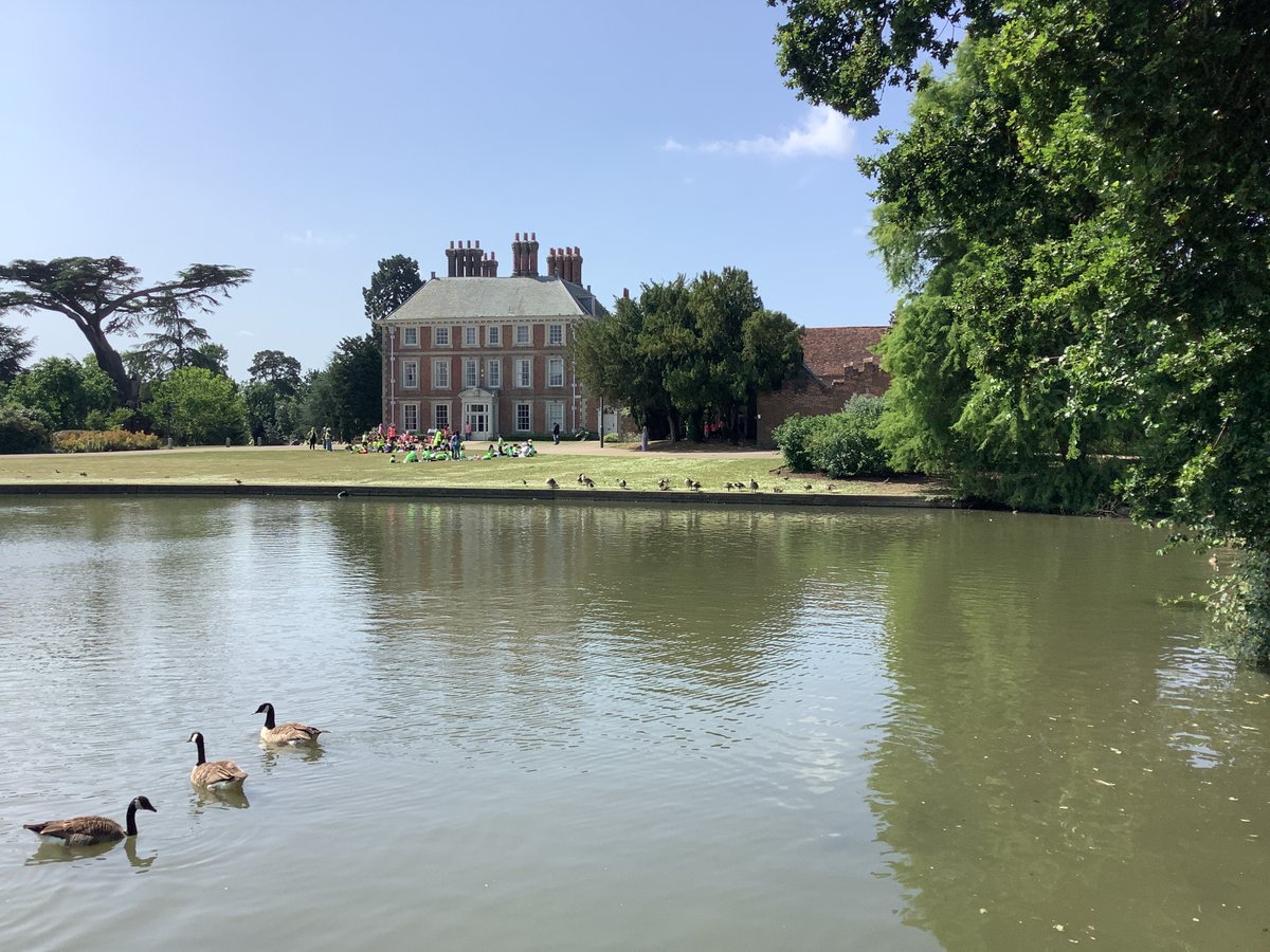 Year 3 Forty Hall Trip

Pupils took their creativity on the road with an inspiring trip to Forty Hall! As part of their Cityscapes art unit, they explored the historic house &amp; gardens—sketching from every angle and soaking in the scenery!