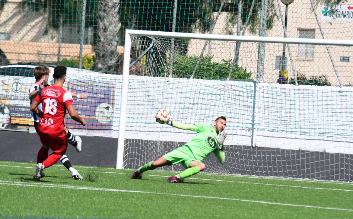 3 RFEF

Que Marc Aznar es el mejor portero de la categoría hay pocas dudas (o uno de ellos). El imponente arquero lorquino maneja ofertas de diferentes puntos de la geografía española. Las más suculenta, de un filial de un equipo de la liga Hypermotion. En horas se decidirá