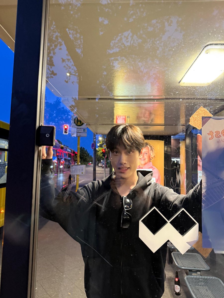 TIOT_NOW's tweet photo. [#준현]
알럽유럽☁️🤍

#금준현 #KUMJUNHYEON
#TIOT #티아이오티 https://t.co/L6muYLXjSD