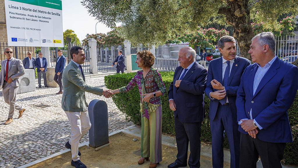 Moreno y Montero inauguran las obras de la línea 3 del metro de Sevilla con reproches por "las fotos"

Este subtramo tiene un recorrido de más de un kilómetro entre el entorno de San Lázaro y la Ronda Histórica

🌐 csur.red/iGZn50WcUwR