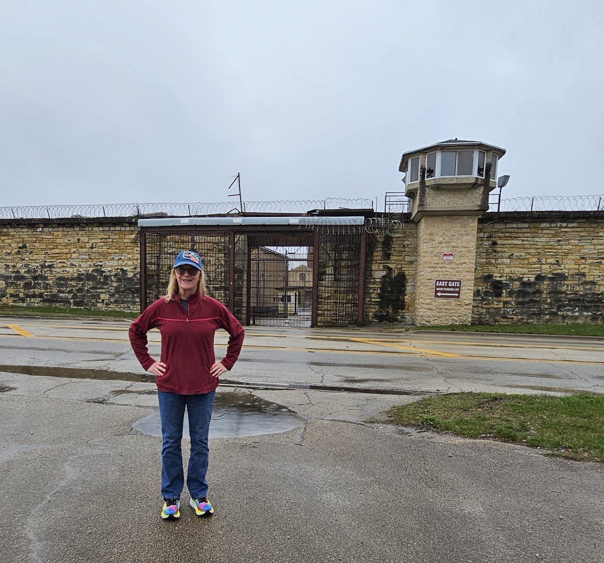 The Blues Brothers was released on June 20, 1980 with some of the filming taking place in Joliet, Illinois. #BluesBrothers #Joliet #Illinois #OldJolietPrison #OTD #OnThisDay "It's 106 miles to Chicago..."  ionnature.blogspot.com/2025/01/the-bl…