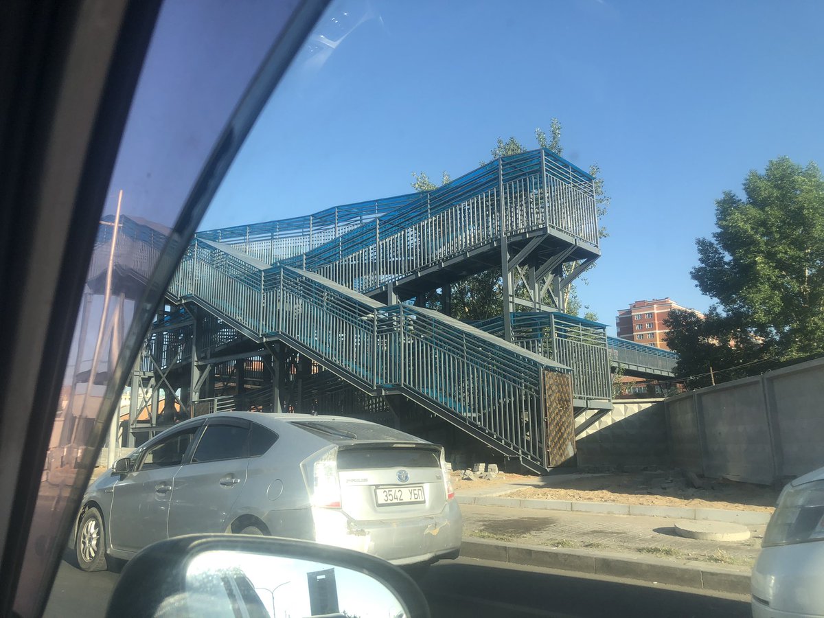 Энэ нэг новшийн хаалганыхаа түгжээг тайлаад онгойлгоод хүн амьтан явуулаад эхэлчихээр яг яачихаад бга юм бээ <a href="/KhNyambaatar/">Х.Нямбаатар</a>  Өчнөөн удлаа