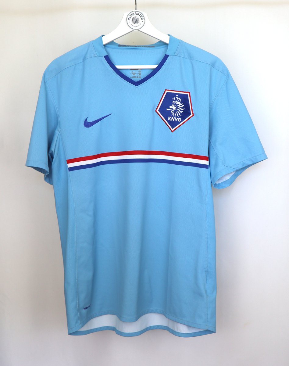 Kitmaster_fr's tweet image. 𝐌𝐚𝐢𝐥𝐥𝐨𝐭 𝐏𝐚𝐲𝐬-𝐁𝐚𝐬 𝟐𝟎𝟎𝟖/𝟎𝟗 𝐀𝐰𝐚𝐲 (𝐌)

🛒 Disponible sur thekitmaster.com 

#KITMASTER #RetroFootball #FootballShirts #oranje #nederlands #knvb