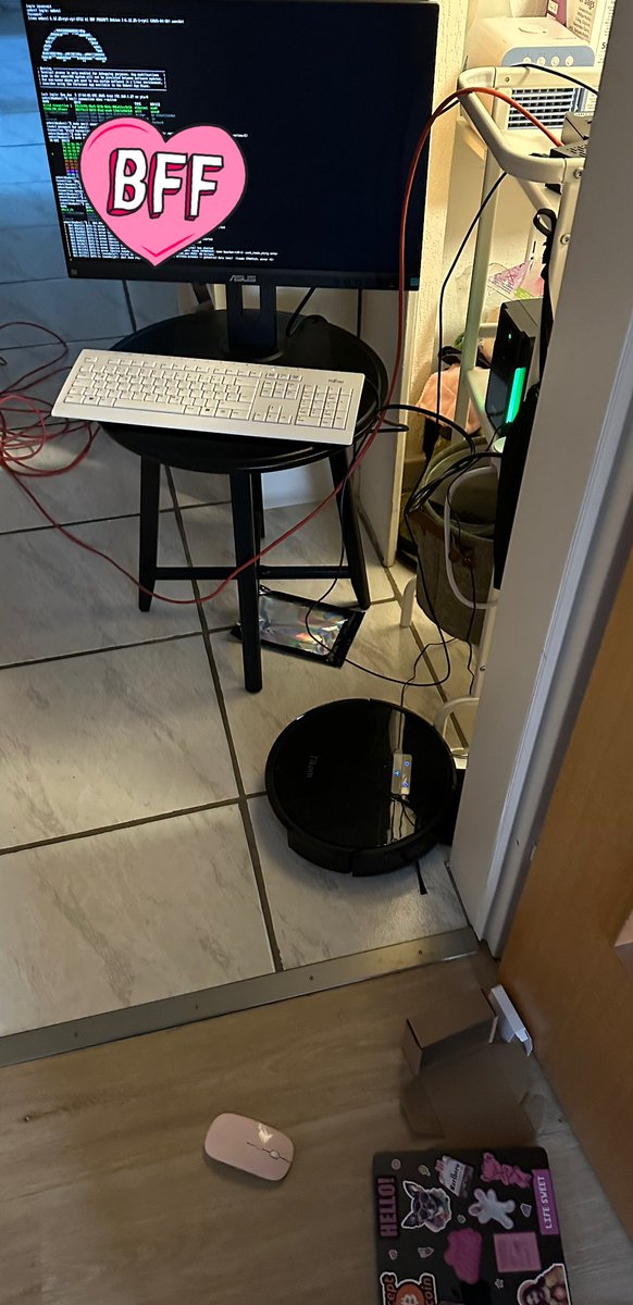NadaTec9's tweet photo. Manchmal wünsche ich mir, ich wäre eine Frau mit „normalen“ Interessen. 💅
Nur weil ich vor 10-15 Jahren irgendwas mit IT studiert habe 👩‍💻, dachte ich, ich bekomme das locker hin. So einfach war es dann nicht, aber ich habe meine Lernkurve extrem erhöht, mal wieder Hardware in der Hand gehabt, das Terminal von innen gesehen, das US-Tastaturlayout wieder lieben gelernt und btw die Grenzen der KI ausgetestet.
Ich weiß, dass Bitcoin-Mining in Deutschland nicht rentabel ist, aber ich hatte noch etwas Fiat zum Investieren übrig und weiß auch, dass ich Deutschland und die EU in einem halben Jahr verlassen werde. 🙋‍♀️

Vielen Dank an @nerdminer_de und @nerdminerstore  - ihr wart das Unkomplizierteste an meinen kleinen Mining-Setup...

Das #Bitcoin Rabbit-Hole hat keinen Ausgang