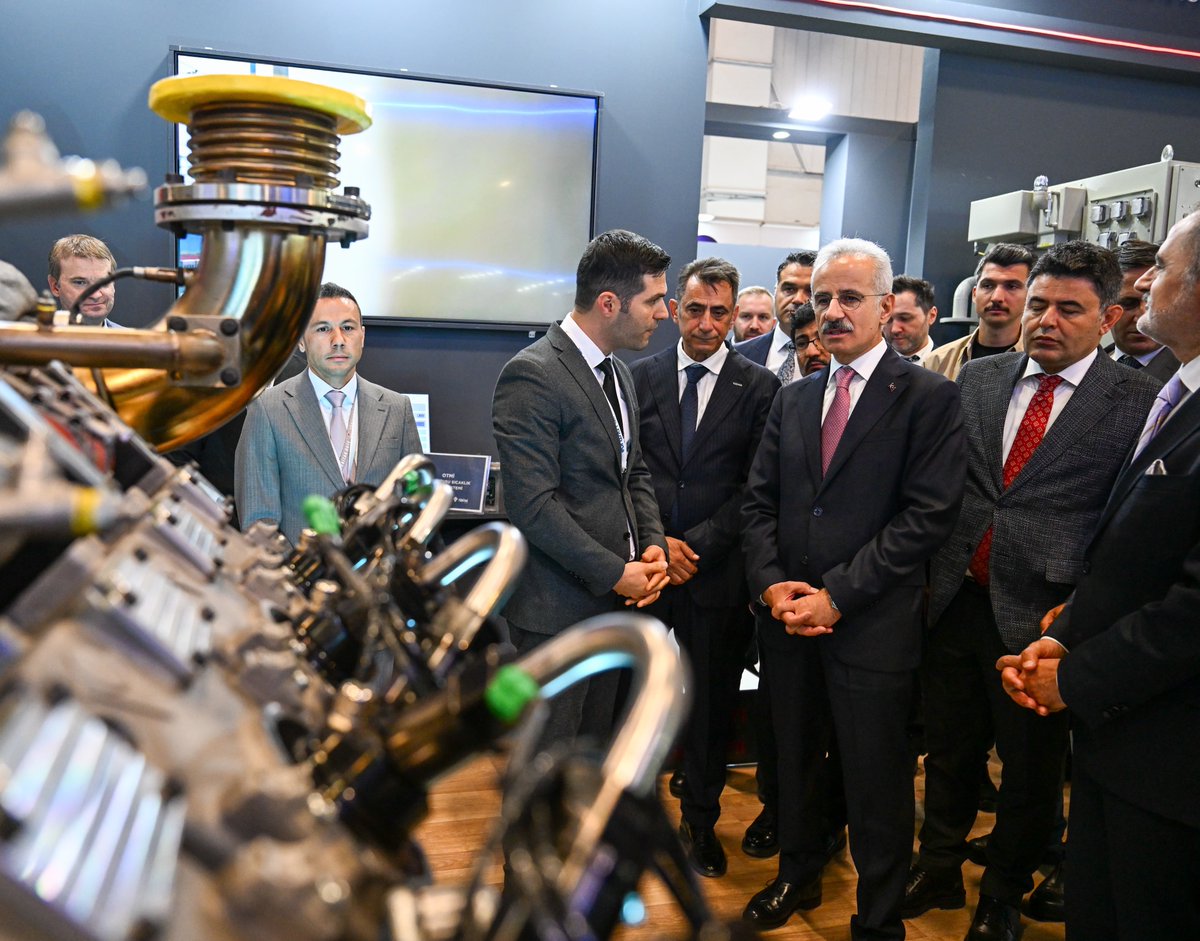 a_uraloglu's tweet photo. 📍İstanbul

Eurasia Rail 2025, 11. Uluslararası Avrasya Demiryolu, Hafif Raylı Sistemler, Altyapı ve Lojistik Fuarı’nda standları ziyaret ettik. 

Demiryolu sektörünün küresel ve yerel paydaşları ile bir araya gelerek son gelişmeleri yerinde inceledik, bilgi aldık. 
 
#TürkiyeHızlanıyor 🇹🇷