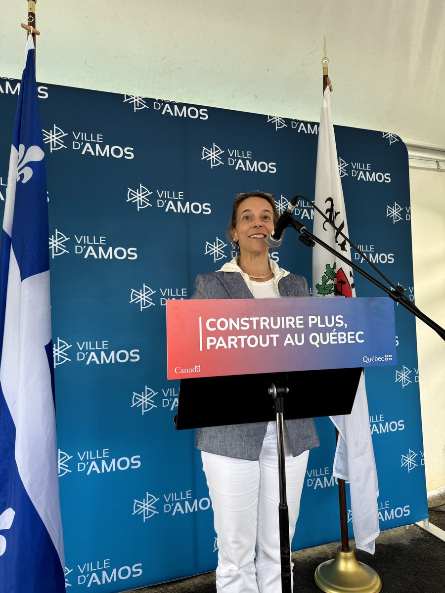 FEDuranceauCAQ's tweet image. 25 nouveaux logements sociaux et abordables sont maintenant prêts à accueillir leurs locataires à Amos. Bravo à l’OMH et à tous les partenaires pour ce beau projet. 🏠👏🏻
@SBlaisCAQ @HabitationSHQ