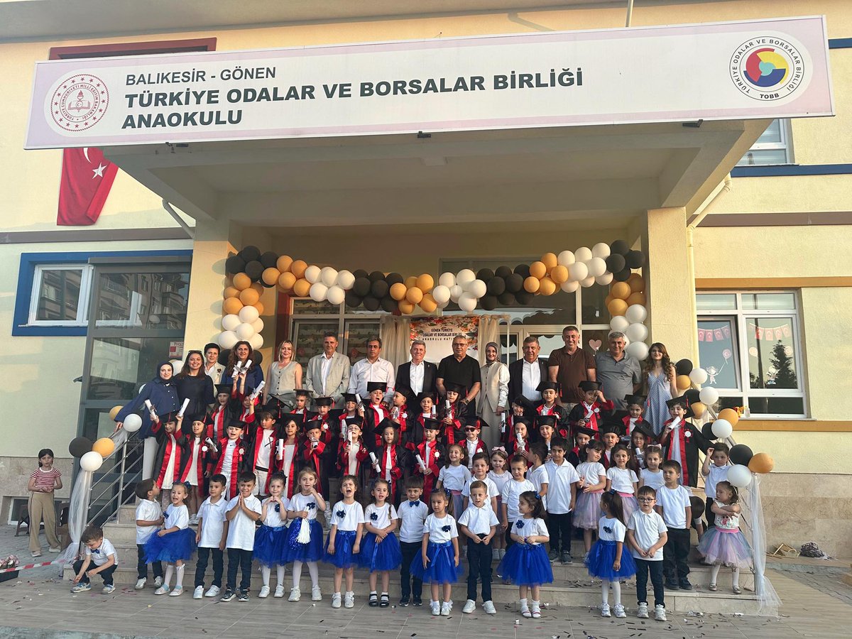 Türkiye Odalar ve Borsalar Birliği’nin (TOBB) değerli katkılarıyla ilçemize kazandırılan Balıkesir-Gönen TOBB Anaokulu’nda, 19 Haziran 2025 tarihinde ilk yıl sonu mezuniyet töreni gerçekleştirildi.
Yönetim Kurulu Başkanımız İsmail MUTLU katılım sağladı.