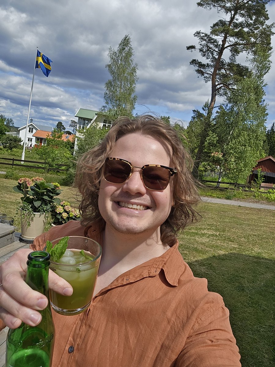 Schnobben's tweet image. Happy Midsummer ☀️