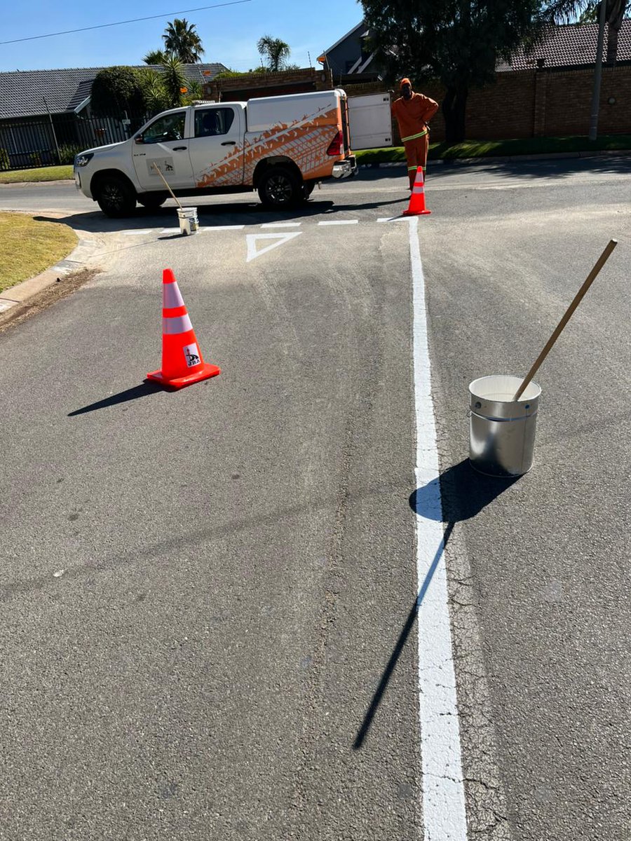 Joburg Roads Agency (@myjra) on Twitter photo JRA team paints road markings in Wilro Park as part of the ongoing #OperationRestore programme in Region C.
<a href="/MMCKennyKunene/">Office of the MMC: Transport</a> <a href="/crumregionc/">CRUM Region C</a>
#JoburgRoads JRA team paints road markings in Wilro Park as part of the ongoing #OperationRestore programme in Region C.
<a href="/MMCKennyKunene/">Office of the MMC: Transport</a> <a href="/crumregionc/">CRUM Region C</a>
#JoburgRoads