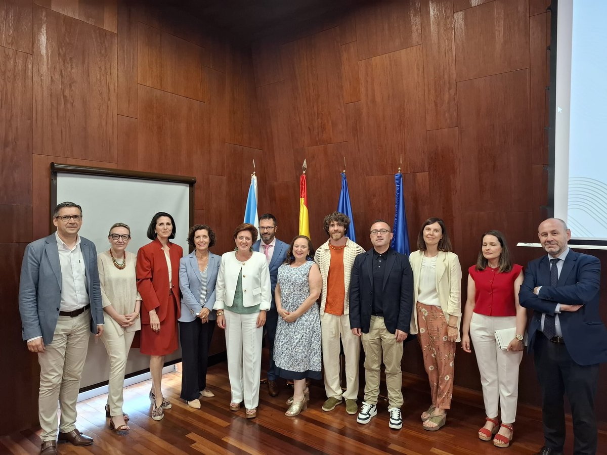 🎓 Onte celebrouse o acto de graduación da XVI promoción do Máster en Menores da @UVigo.

👏 Parabéns ás 22 persoas egresadas polo voso compromiso coa infancia vulnerable.
<a href="/uvigo/">Universidade de Vigo</a> 

#UVigo #Graduación #IntervenciónSocial #Menores