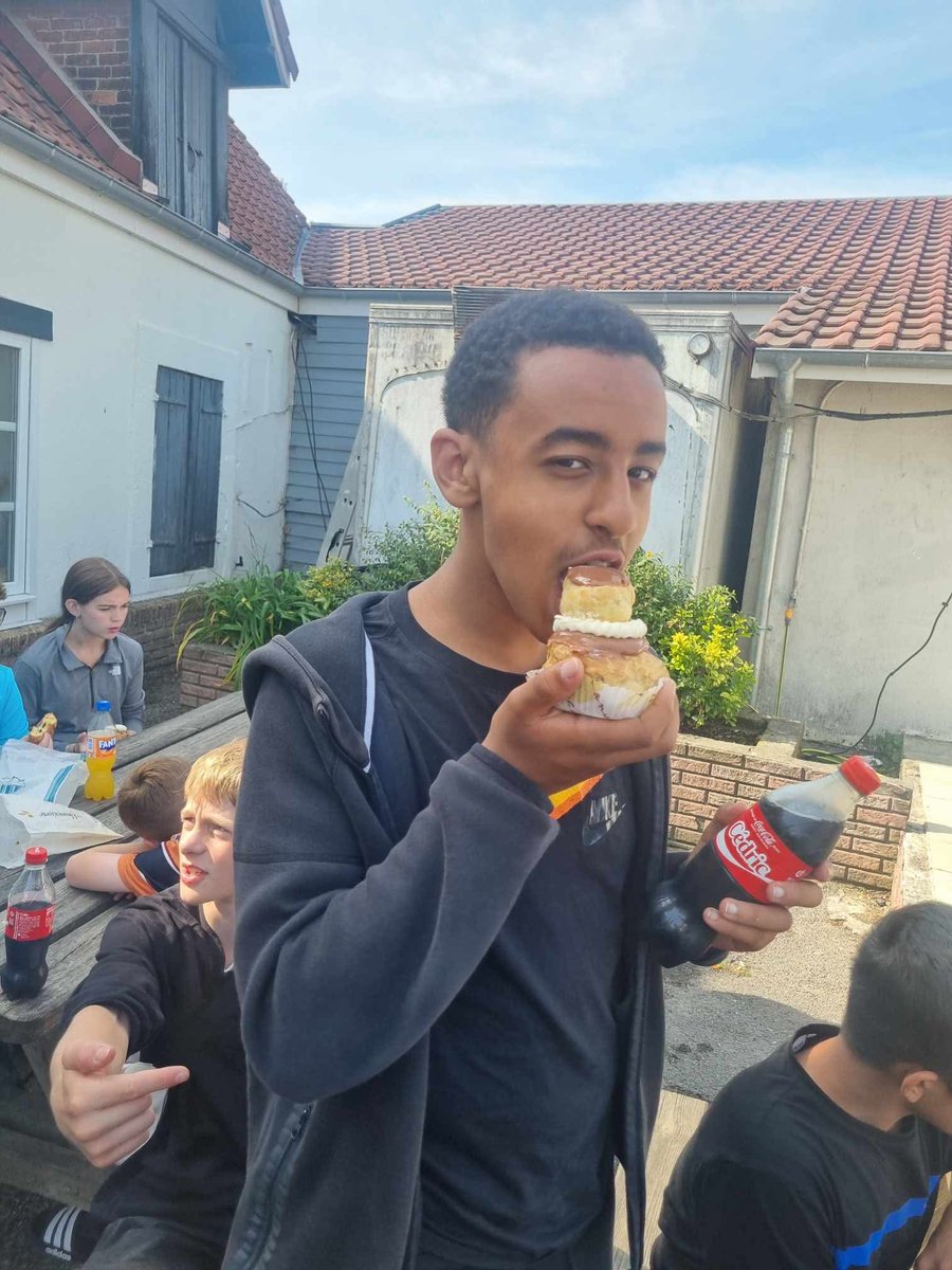 BellaLanguages tweet media