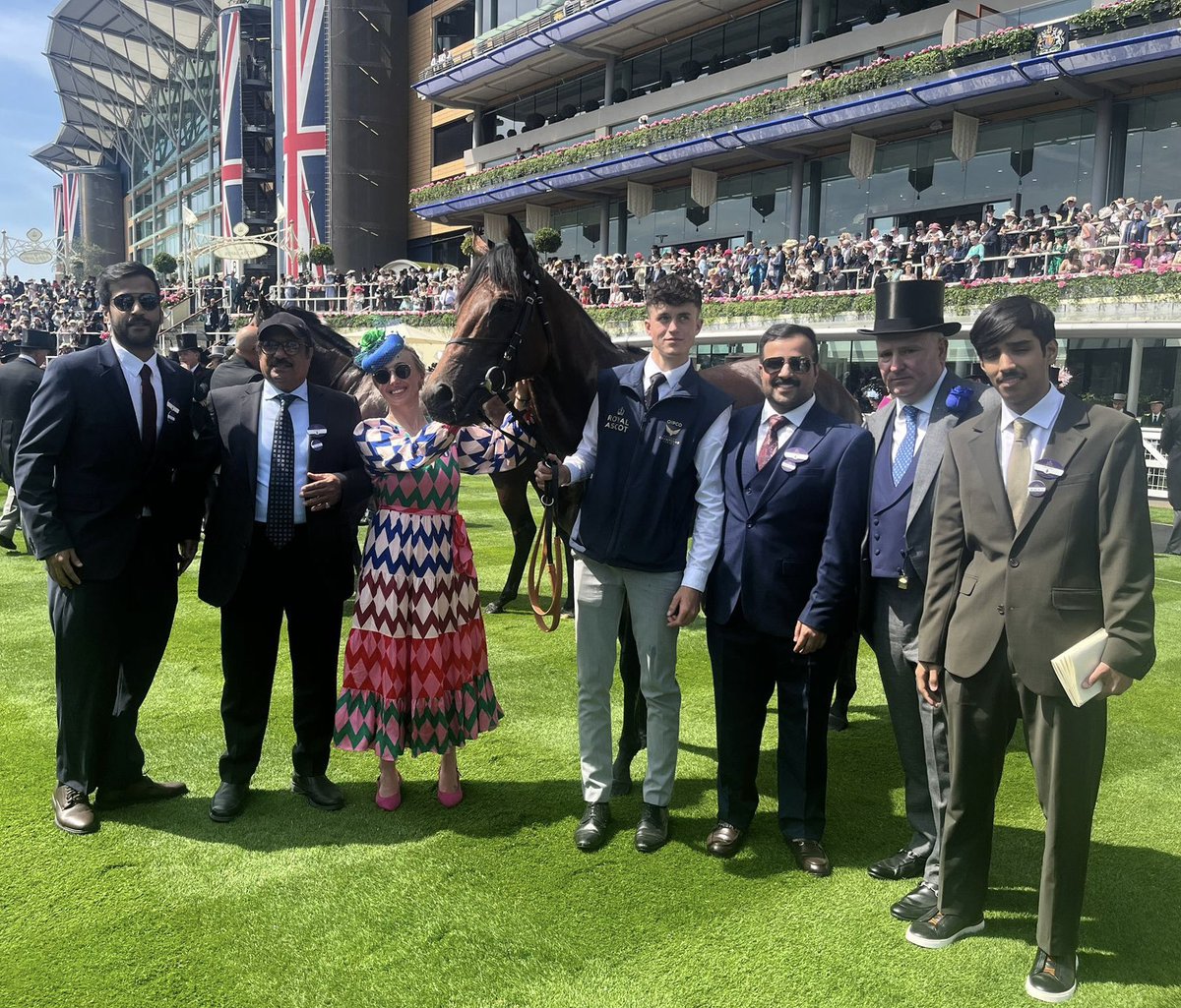alghreban_'s tweet photo. إنجاز مشرف لـ Cairo🌟

حلّ ثالثً في شوط Queen Anne Stakes 
Group1 لمسافة 1600م،
احد اقوى سباقات بريطانيا لـ جياد 4YO plus في مضمار 🎩Royal Ascot🇬🇧

 أشراف المدربه @ahaynesracing 
قيادة @SilvDSousa 

#RoyalAscot https://t.co/houPbQgWdK