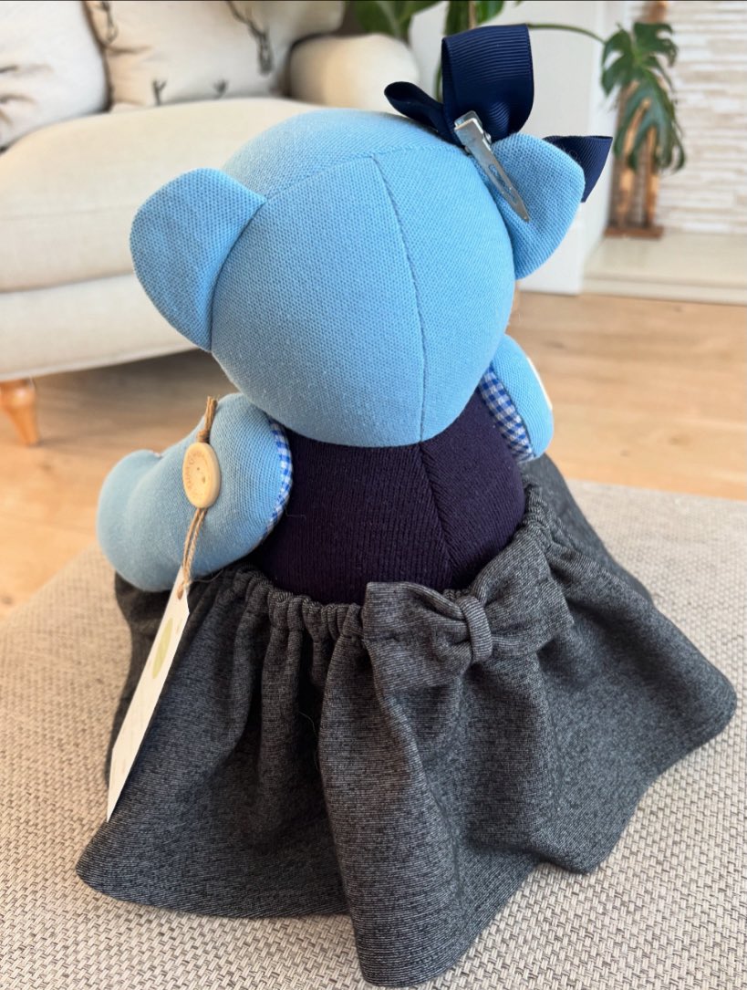 SNEAK PEEK 💗

Happy Friday! 🤗
Hope you have all had a great week? It has been non-stop for me creating school leavers Bears and a few Graduation Keepsakes. 
A little sneak peek at this one with her pretty mini school skirt. 😍
Jacqui xx
#schoolleavers #keepsakebear #classof2025