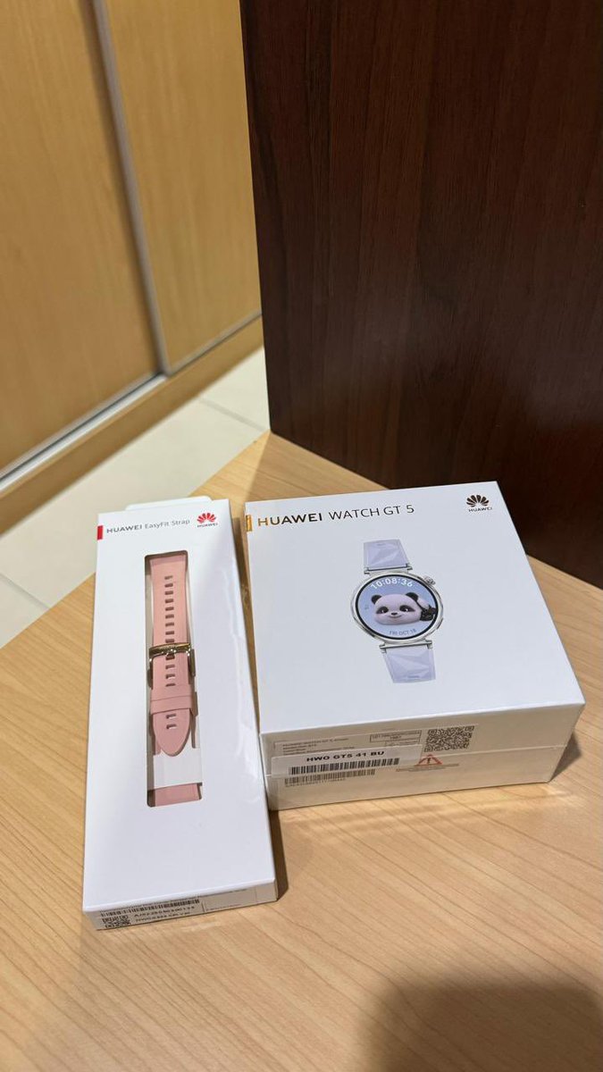 syfbzz's tweet photo. WTS Huawei Watch GT5, 41mm, Blue
Garansi 1 tahun
Free strap silikon warna pink
Pembelian 7 Mei 2025

Harga 2.X00.000

Alasan jual: mau kadoin pacar tapi putus ☺️

Minat langsung DM aja ya! https://t.co/yyxDS4eYir