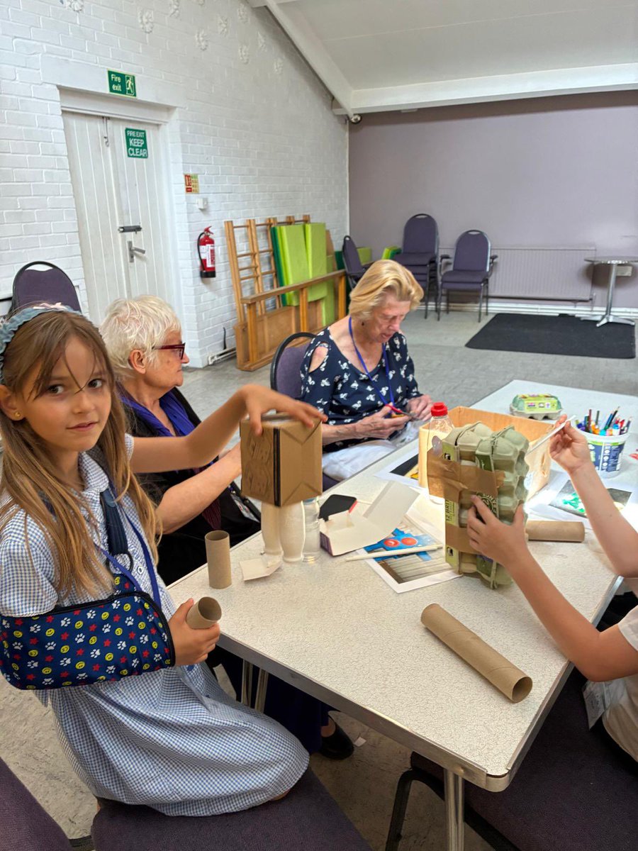 sparkleststeves's tweet image. This week was our green week - we have been busy planting vegetables and junk modelling! 
#greenweek #intergenerational #grandfriends