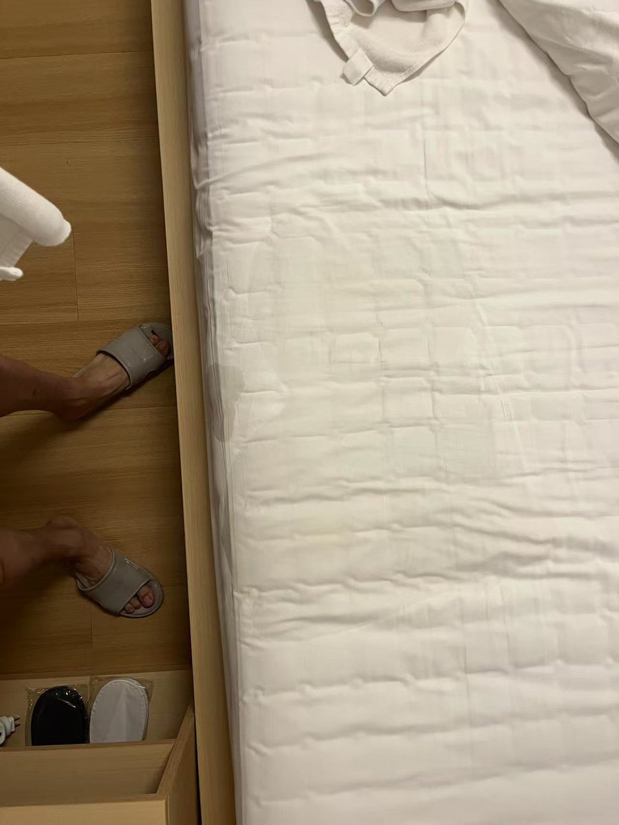hta2424's tweet photo. 外翻玫瑰🌹 赶场 连续找了好几个mb小弟 疯狂外翻 被干尿 狂喷不止⛲ 很耐 朋友连续干两次欲求不止 后面又赶场去找其他小弟 疯狂输出 是真的很耐啊 有钱人的生活，就是这么朴实无华 https://t.co/18xiBBCihc