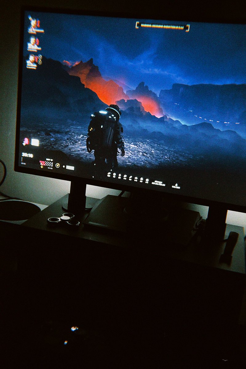 CaptureKnight's tweet image. The Alters
The atmosphere captivated me completely from the very first moment.
The moral questions and all the ‘what ifs’ hit me so hard, I haven’t been able to stop thinking about it since I started playing. 
A wonderful game, and I can’t wait to progress further with the story.