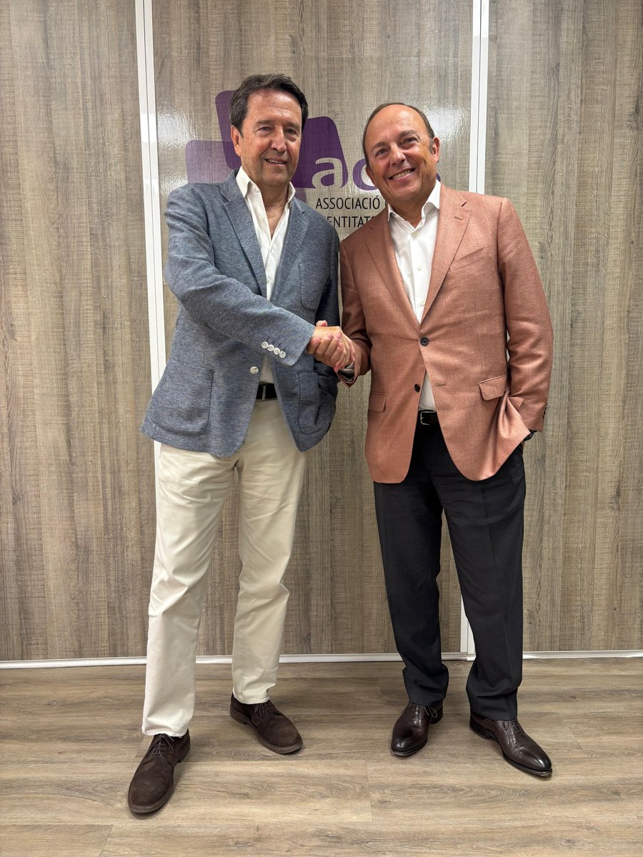 ACES - Associació Catalana d'Entitats de Salut (@acescat) on Twitter photo 🎉Renovem l’acord de #PatrociniPreferent amb <a href="/Aramark/">Aramark Corporation</a> – COMERTEL empresa amb més de 20 anys de trajectòria dedicada a la #restauració col·lectiva en sectors com el sanitari i residencial.
📸<a href="/lluismonset/">Lluis Monset Castells</a>, <a href="/ACEScat/">ACES - Associació Catalana d'Entitats de Salut</a> i Francesc de Paula Vidal, <a href="/Aramark/">Aramark Corporation</a>
👏Gràcies per la confiança! 🎉Renovem l’acord de #PatrociniPreferent amb <a href="/Aramark/">Aramark Corporation</a> – COMERTEL empresa amb més de 20 anys de trajectòria dedicada a la #restauració col·lectiva en sectors com el sanitari i residencial.
📸<a href="/lluismonset/">Lluis Monset Castells</a>, <a href="/ACEScat/">ACES - Associació Catalana d'Entitats de Salut</a> i Francesc de Paula Vidal, <a href="/Aramark/">Aramark Corporation</a>
👏Gràcies per la confiança!