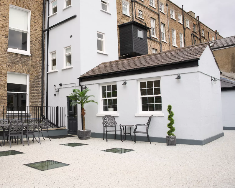 Located in the heart of #Dublin2, this workspace is housed in a recently refurbished Georgian townhouse offering private offices ideal for smaller teams. Featuring a comfortable lounge, outdoor courtyard and car parking. 

Find out more: savi.li/6016SvWPm