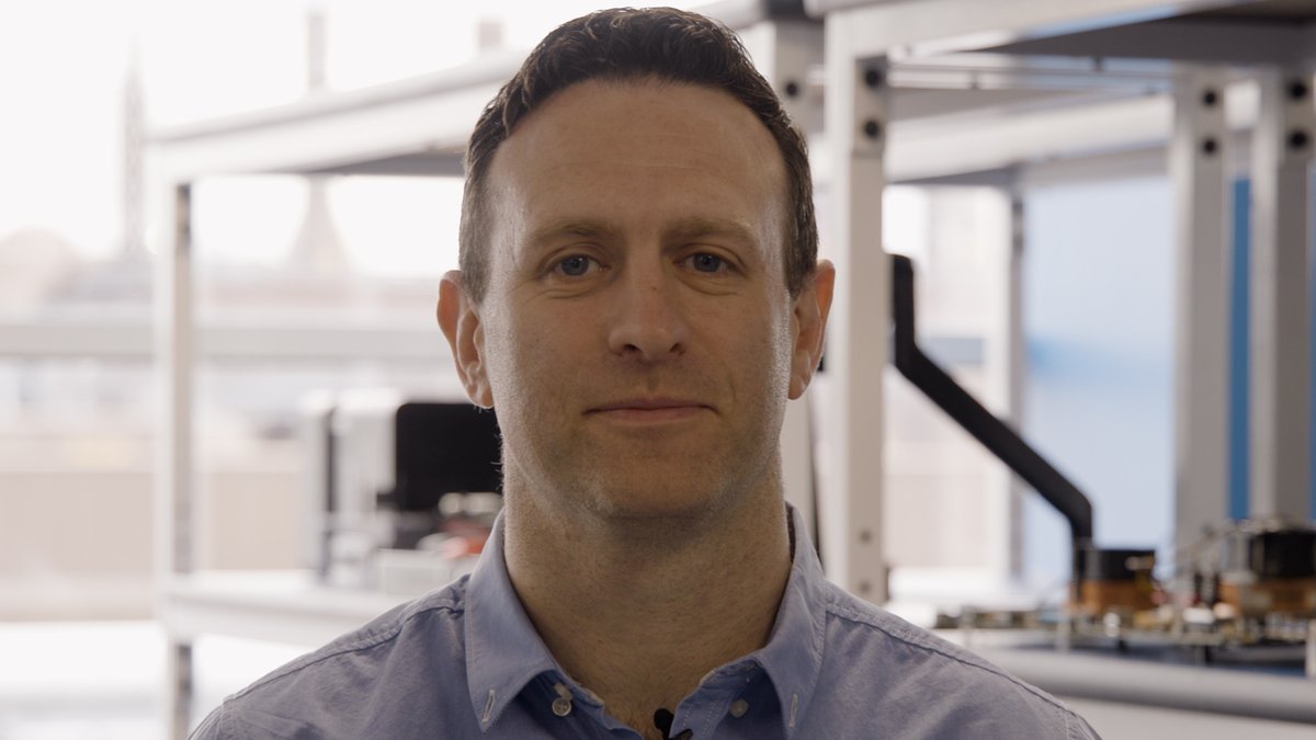 Intel_IRL's tweet image. Meet Robert Gunning, a data scientist at Intel, who recently received a Safety Star award. ⭐
Robert developed a Safety App that integrates AI to analyse safety data and has enhanced the team's ability to identify risks, leading to a safer workplace.
Congratulations Robert! 🎉