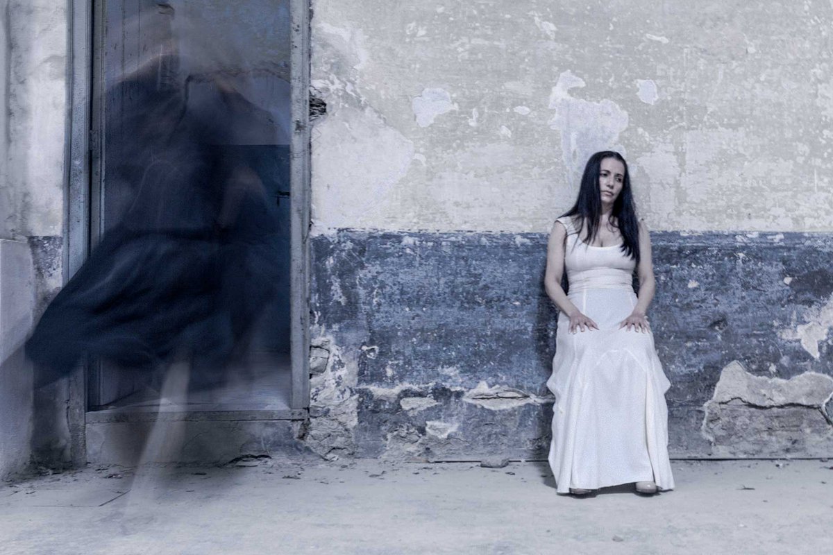 Ya falta muy poquito para que la bailaora Eva Yerbabuena inaugure la edición de este año...💃🕺

Os esperamos mañana a las 22:30h en la Plaza de las Tendillas. 

➕ info 👉 n9.cl/vyupi

#Flamenco #CordobaEsp #NBF2025