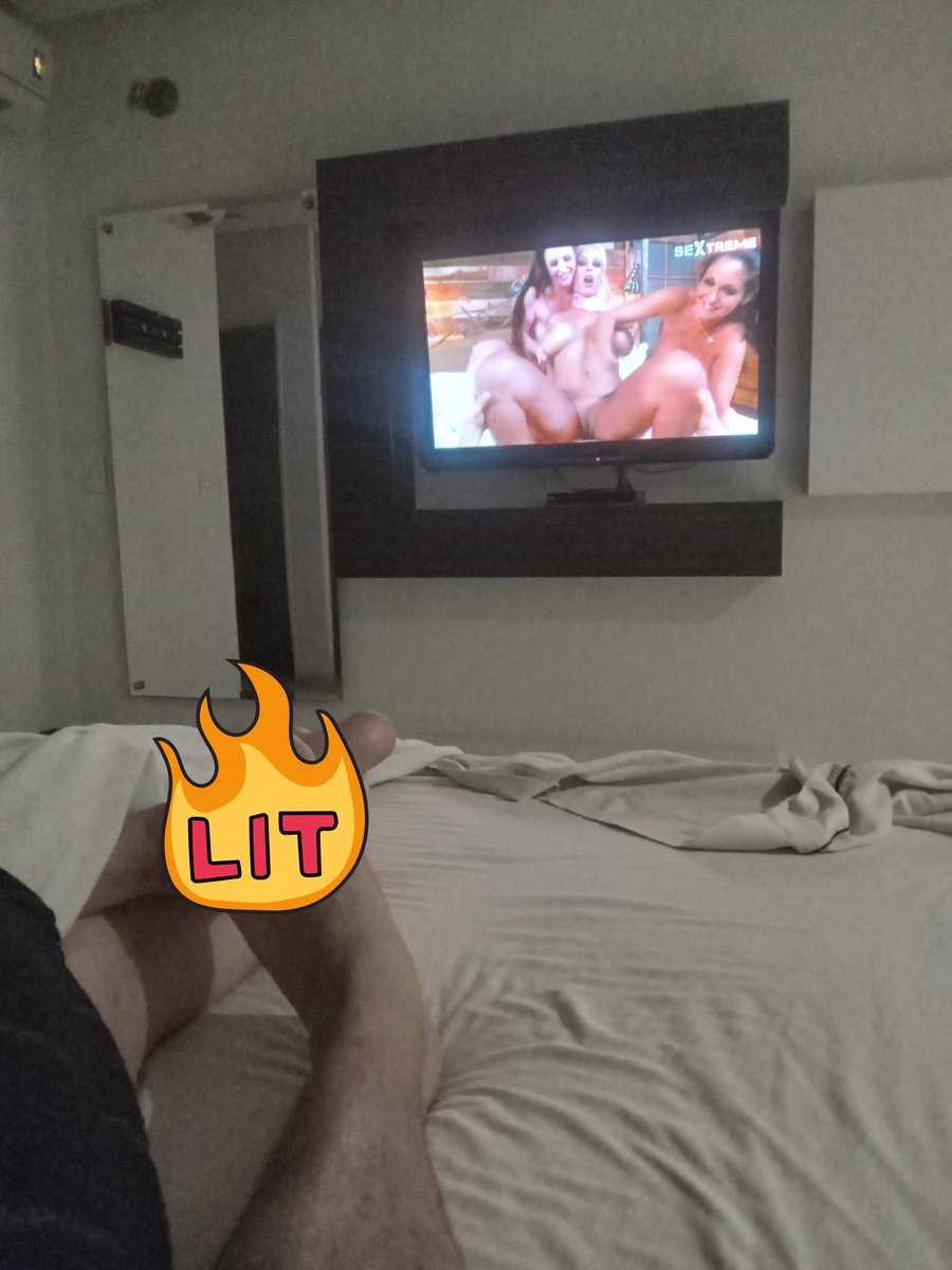gu32305's tweet photo. Hotel casa blanca quien nos acompaña?😈 https://t.co/Vy8dxaFRXb