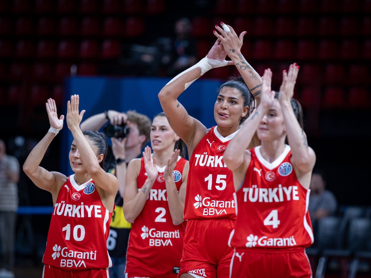 ⌛️ Kazanan yola devam edecek, kaybedenin hayalleri son bulacak.

🇹🇷 Potanın Perileri, yarın akşam 20.30'da, ev sahibi Yunanistan ile çeyrek final bileti için karşılaşacak.