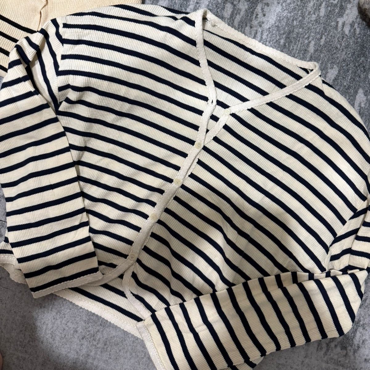 FLW GUEE BANYAK PRELOVED BAJU tweet media