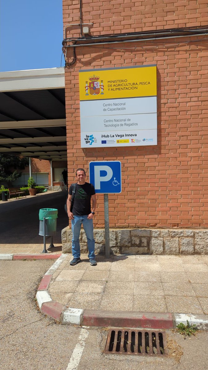 CenticTwitt's tweet photo. El equipo de CENTIC ha asistido a una formación en Madrid sobre FIWARE, framework de código abierto para soluciones inteligentes. Centrada en el Context Broker NGSI-LD,  para profundizar en soluciones tecnológicas eficientes e interoperables. #FIWARE #Innovación #CENTIC https://t.co/Kq2JAO5hGL