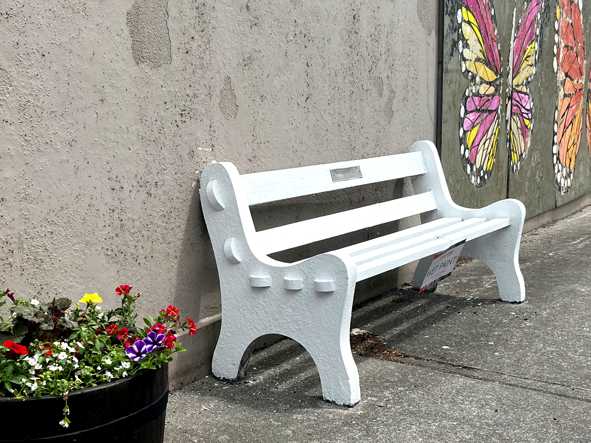 DesignProLtd's tweet image. 💜 DesignPro Out In The #Community!
Yesterday we spent the day painting benches in Rathkeale. It was a great opportunity to get outdoors in this glorious sunshine
A shout out to our in-house Michelangelos & to #Rathkeale Tidy Towns for letting us contribute to their great work👏