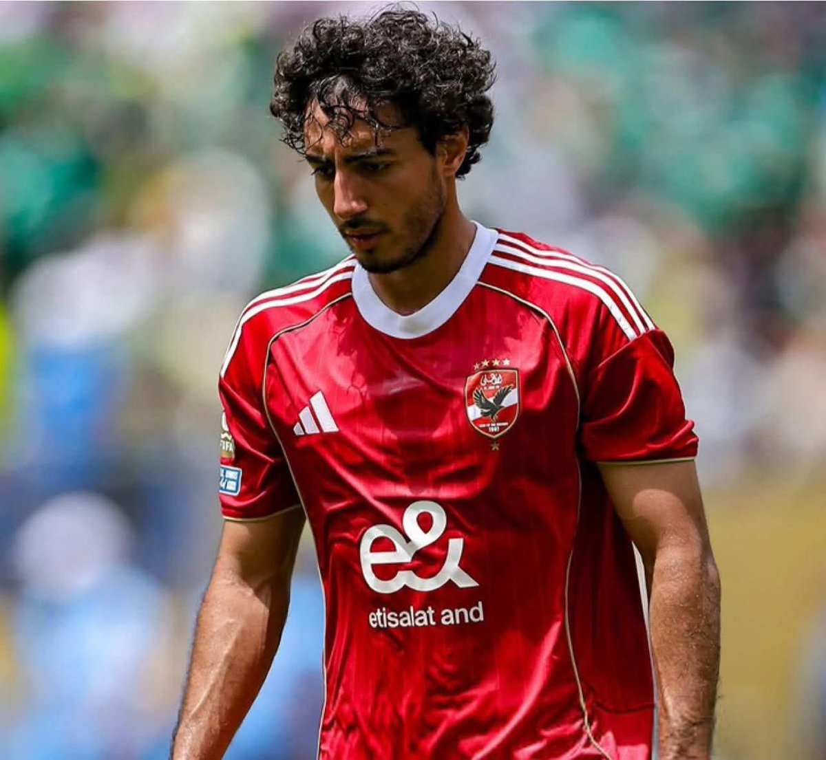 #العيب عليا  ادخل بطولة  بباكات معندهاش امكانيات  
في لعيبه اخرها كده هاني اخره كده مفيش سرعات ضعيف دفاعيا مش بيعرف يطلع بالكورة هو كدة من زمان ! انت اللي صابر عليه طول السنين دي ومش عاوز تدعم المركز ده بلاعب محترم ..  المشكله أن البطولات دي بتفضح  اللي عندك وبتعرفك إمكانياتهم 🤝