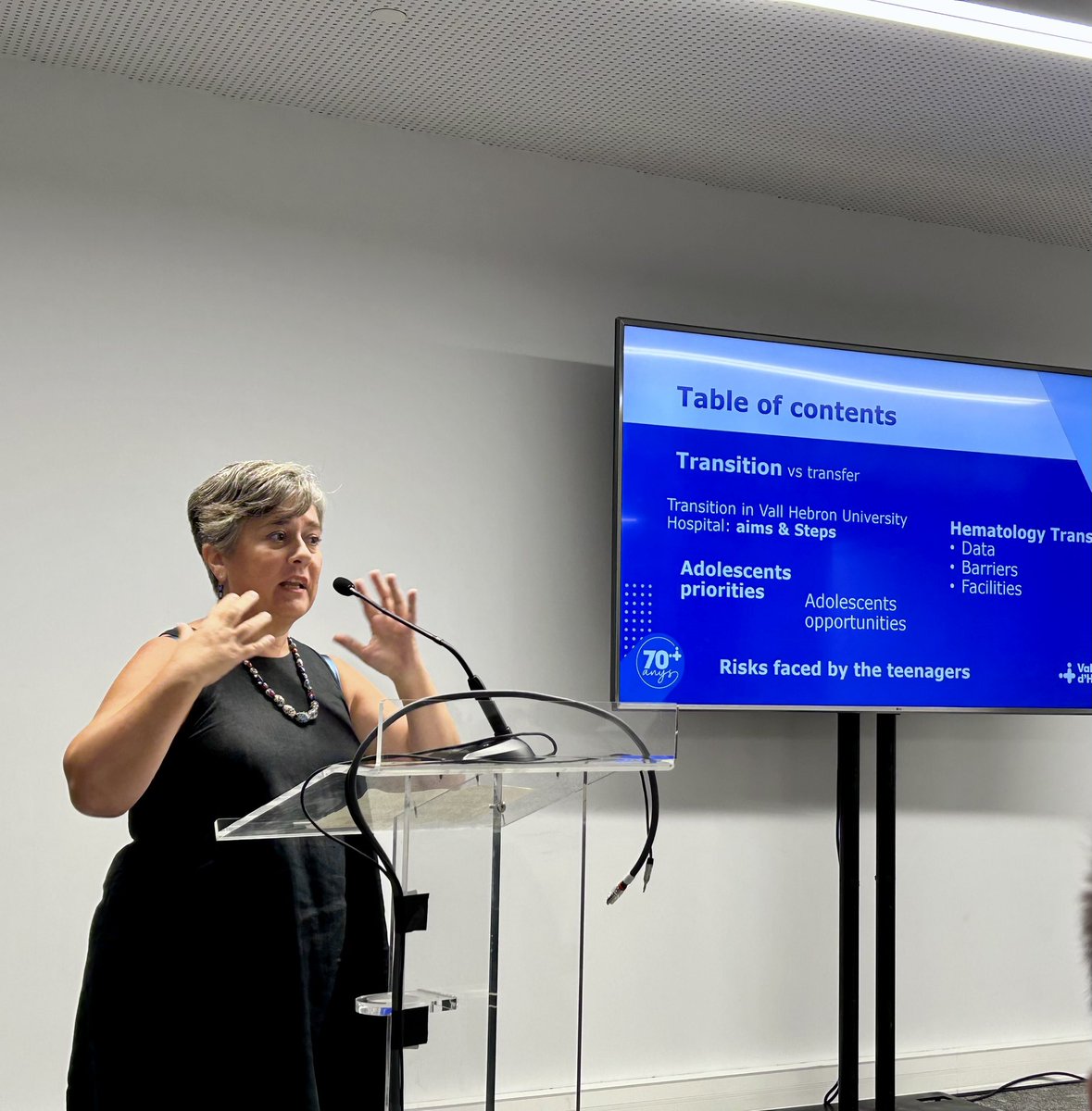 Compartiendo conocimiento en SEHOP2025. Creu Regné, enfermera, nos habla del Proceso de Transición de los adolescentes a los servicios de adultos en <a href="/vallhebron/">Vall d'Hebron</a>