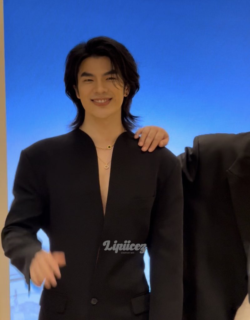 พี่มุ้มาแล้วนะ! หล่อมาก ลุคนี่กรี๊ดแล้ว100ตลบ 

<a href="/milephakphum/">mile phakphum</a> #MilePhakphum  #BvlgariCentralChidlom