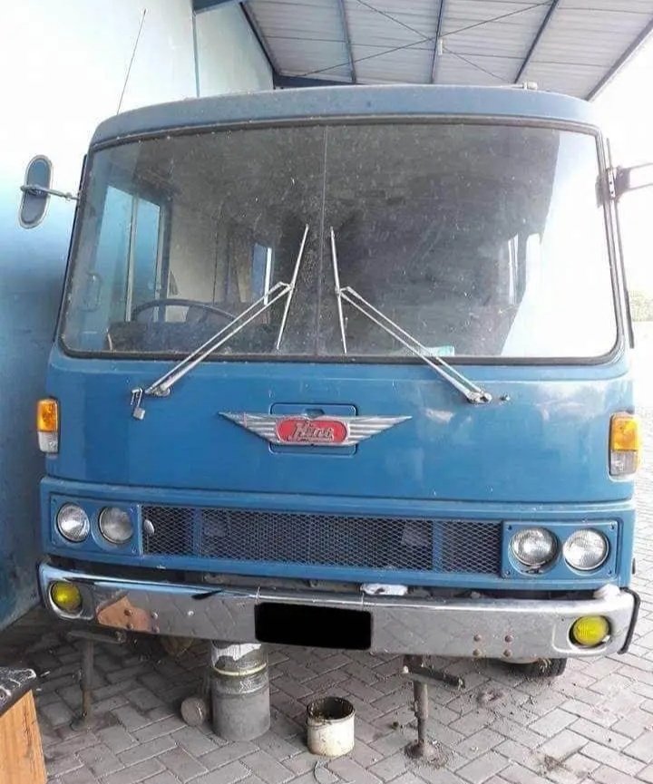 Suka Mobil Tua tweet media