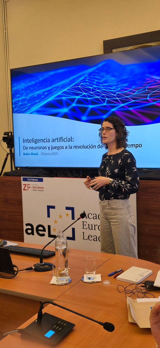 AELeadership (@aeleadership_eu) on Twitter photo Belén Masià, profesora titular de la <a href="/unizar/">Universidad Zaragoza</a>, expone su clase sobre la #IA: "Inteligencia Artificial: de neuronas y juegos a la revolución de nuestro tiempo".
#liderazgo #tecnología #AEL. Belén Masià, profesora titular de la <a href="/unizar/">Universidad Zaragoza</a>, expone su clase sobre la #IA: "Inteligencia Artificial: de neuronas y juegos a la revolución de nuestro tiempo".
#liderazgo #tecnología #AEL.