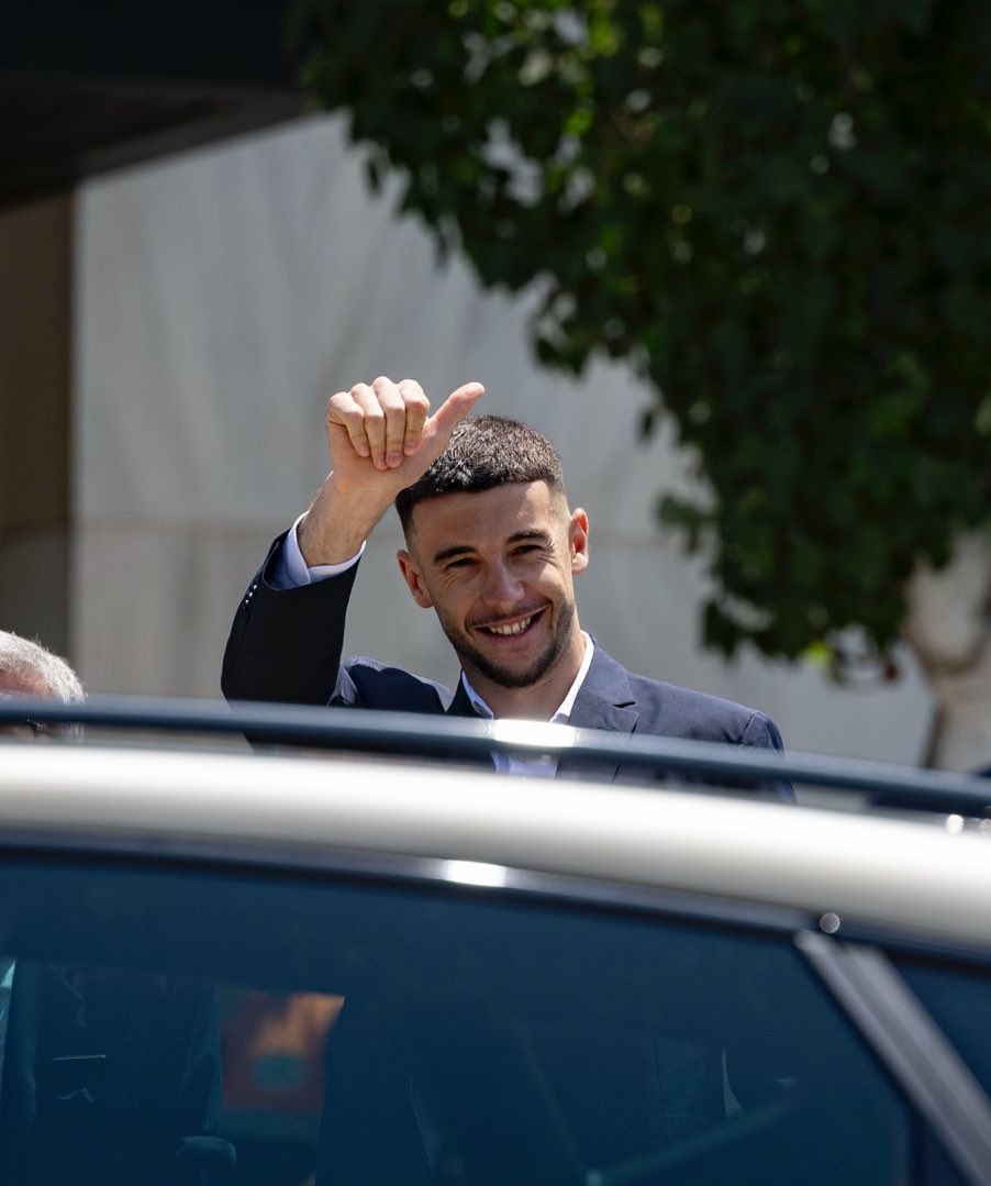 Joan Garcís is in the house 🏠🔵🔴