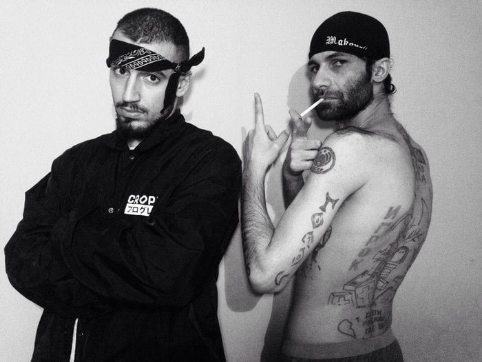 Сочная задница набирает 100 лайков.
Интересно, а сколько лайков наберет прекрасный дуэт Мияги и Эндшпиль?