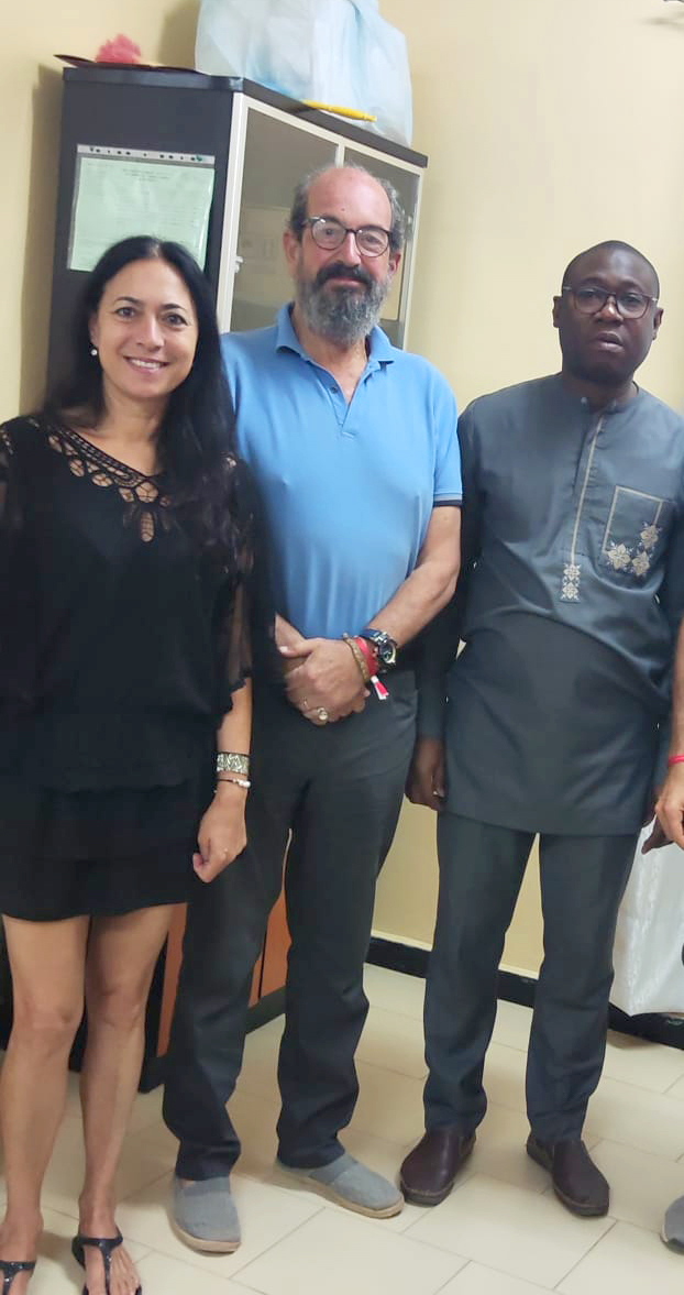 La responsable de SoliDar CESAG, Ángeles Durán, ha acompañado al director de Hope and Progress, el doctor Carlos Bardají, a una reunión con el director médico del distrito de Mbour, Jean J. Mallomar, para explorar nuevas vías de colaboración en cooperación humanitaria. Bardají