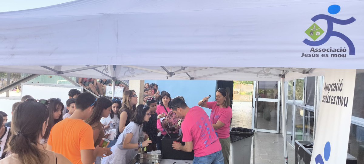 🍫 Gràcies per fer-ho possible! 🍫
La II Xocolatada Solidària de l’IE Daniel Mangrané ha estat tot un èxit!
Gràcies a la participació i solidaritat de tota la comunitat, hem recaptat 950 € per a la recerca del càncer infantil 🎗👧👦