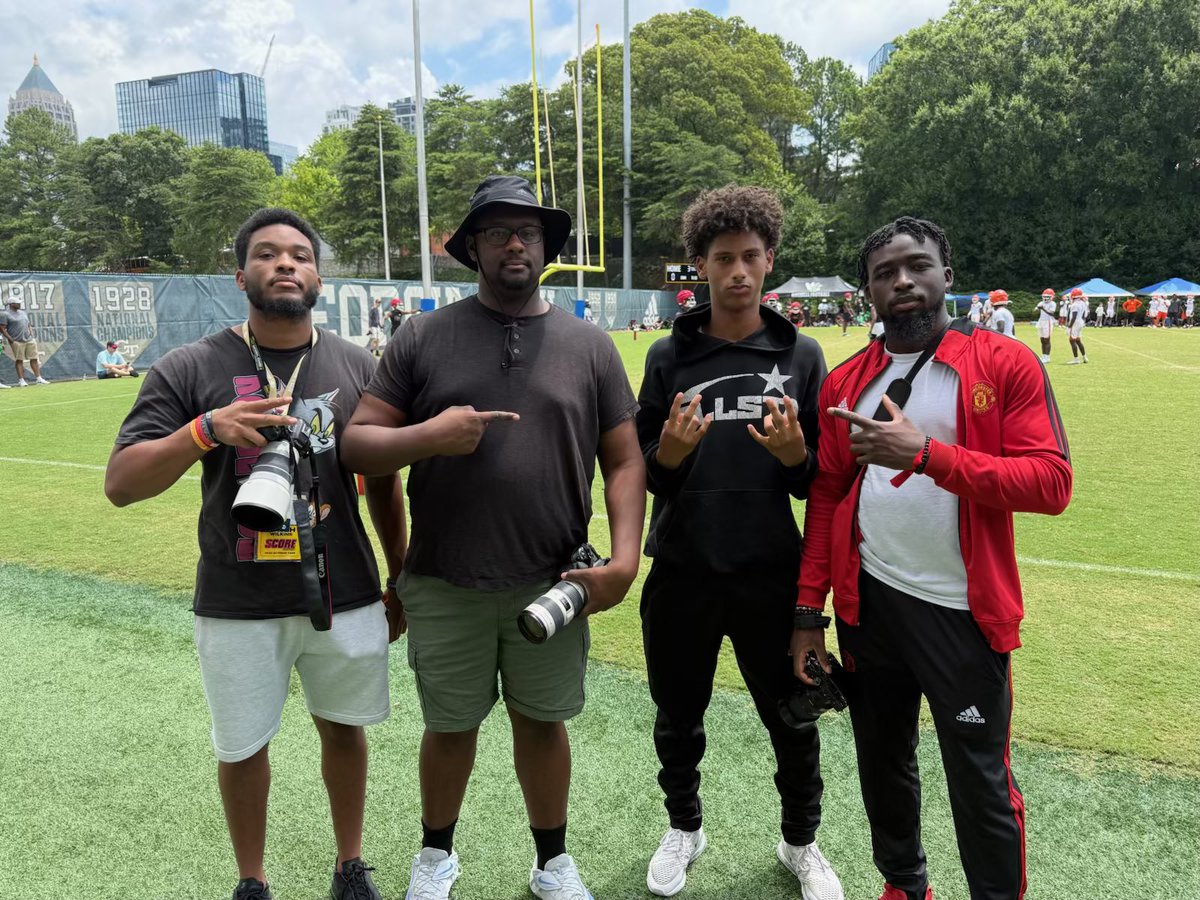 DreJ2030's tweet photo. Had a great time at @GeorgiaTechFB! ๐๐ฝ
Got the chance to meet Jeremy @JeremyO_Johnson from @on3 and Naje @najehwilk from @scoreatlanta.
Grateful for the opportunity and looking forward to whatโs next! ๐๐ฏ
#GoJackets #RecruitReady #ClassOf2030 #WR1 #DB #ATLFootball https://t.co/BRTBj1pp5z