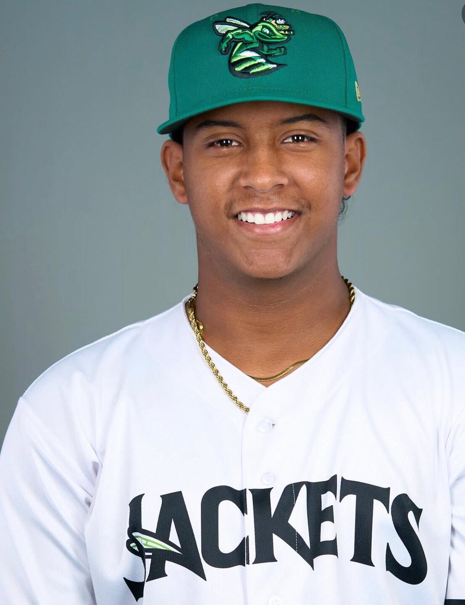 🇨🇴Esta noche, Didier Fuentes hará su debut con los Bravos de Atlanta ante los Marlins, convirtiéndose en el colombiano #34 en llegar al mejor béisbol del mundo. 

A sus 20 años, el lanzador Toludeño, ha brillado en ligas menores con:
📊 185.0 IP | 223 K | 3.70 ERA | 1.14 WHIP
