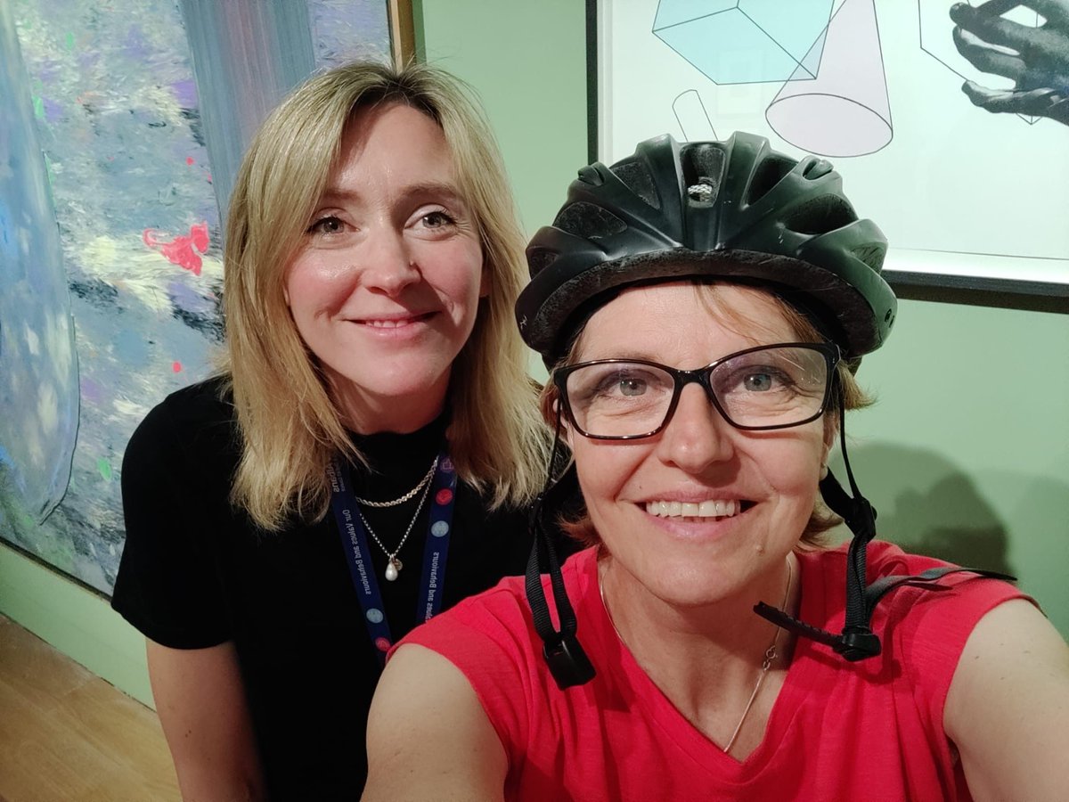 UHertsResearch's tweet image. 👟 Research on the move! Leisha started at Sopwell Nunnery 👻 then on to @stalbansmuseums to talk public engagement 🏛 Next: a ride to Herts Sports Village & then a look at biomechanics in action with Lindsay at the Institute of Sport
#Red4Research2025