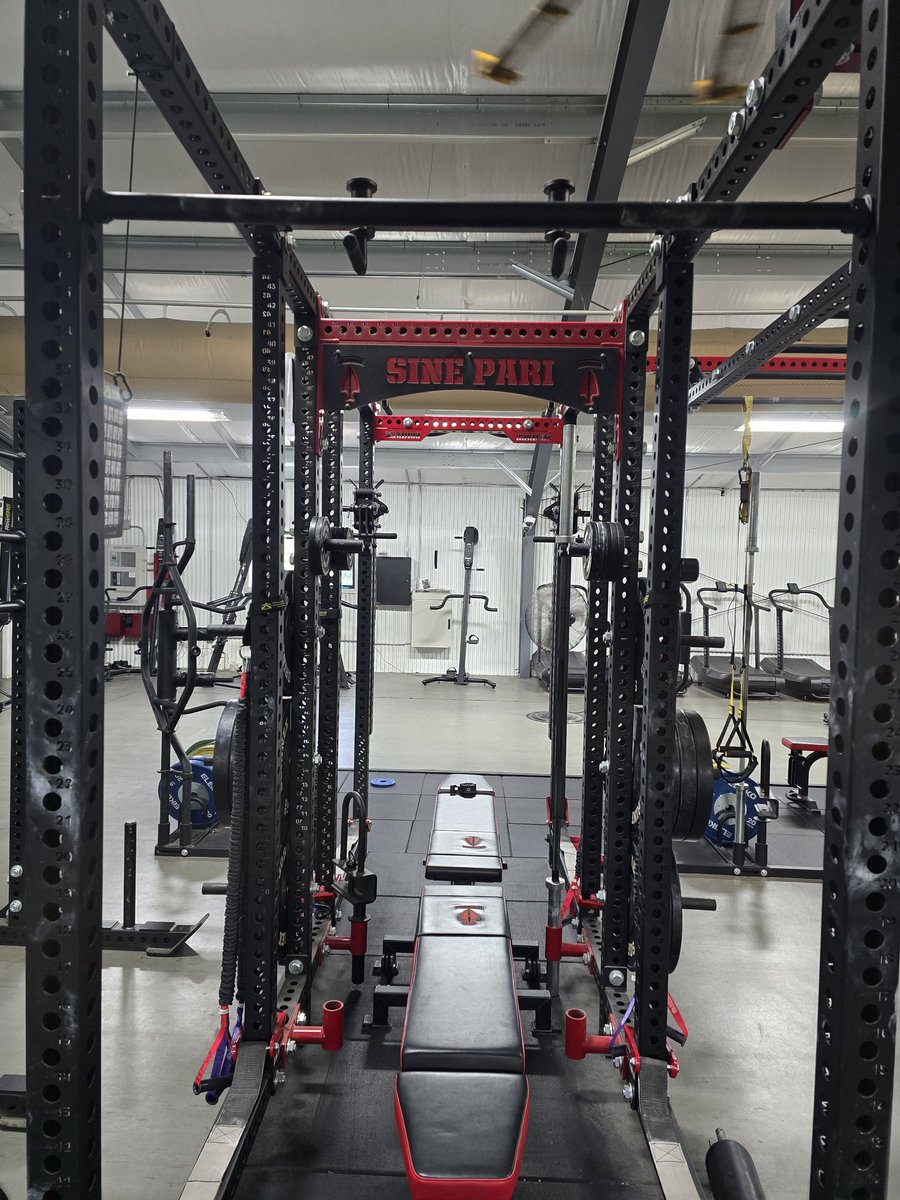 CSMJoAnnNaumann's tweet image. I love my workouts. That doesn't mean that I am motivated every day. Today, I really wanted to go back to bed.
Discipline takes over when motivation fails. I was in the gym at my normal time. And I feel better for it. I even increased weight on my power clean.