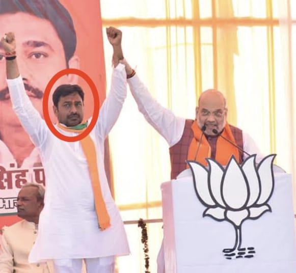 Devender Yadav (देव) (@devenderyadav_) on Twitter photo BJP - बहुत झगड़ालू पार्टी😡
<a href="/ArvindKejriwal/">Arvind Kejriwal</a> जी सही कहते है "भाजपा गुंडों और अपराधियों की पार्टी है"।😇
कल फिर ये बात सच साबित हुई।
यूपी के एक BJP विधायक 'वंदे भारत' ट्रेन में चढ़े,विधायक राजीव सिंह को विंडो सीट पर बैठने का चस्का है, लेकिन उन्हें विंडो सीट नहीं मिली।👀
ट्रेन BJP - बहुत झगड़ालू पार्टी😡
<a href="/ArvindKejriwal/">Arvind Kejriwal</a> जी सही कहते है "भाजपा गुंडों और अपराधियों की पार्टी है"।😇
कल फिर ये बात सच साबित हुई।
यूपी के एक BJP विधायक 'वंदे भारत' ट्रेन में चढ़े,विधायक राजीव सिंह को विंडो सीट पर बैठने का चस्का है, लेकिन उन्हें विंडो सीट नहीं मिली।👀
ट्रेन